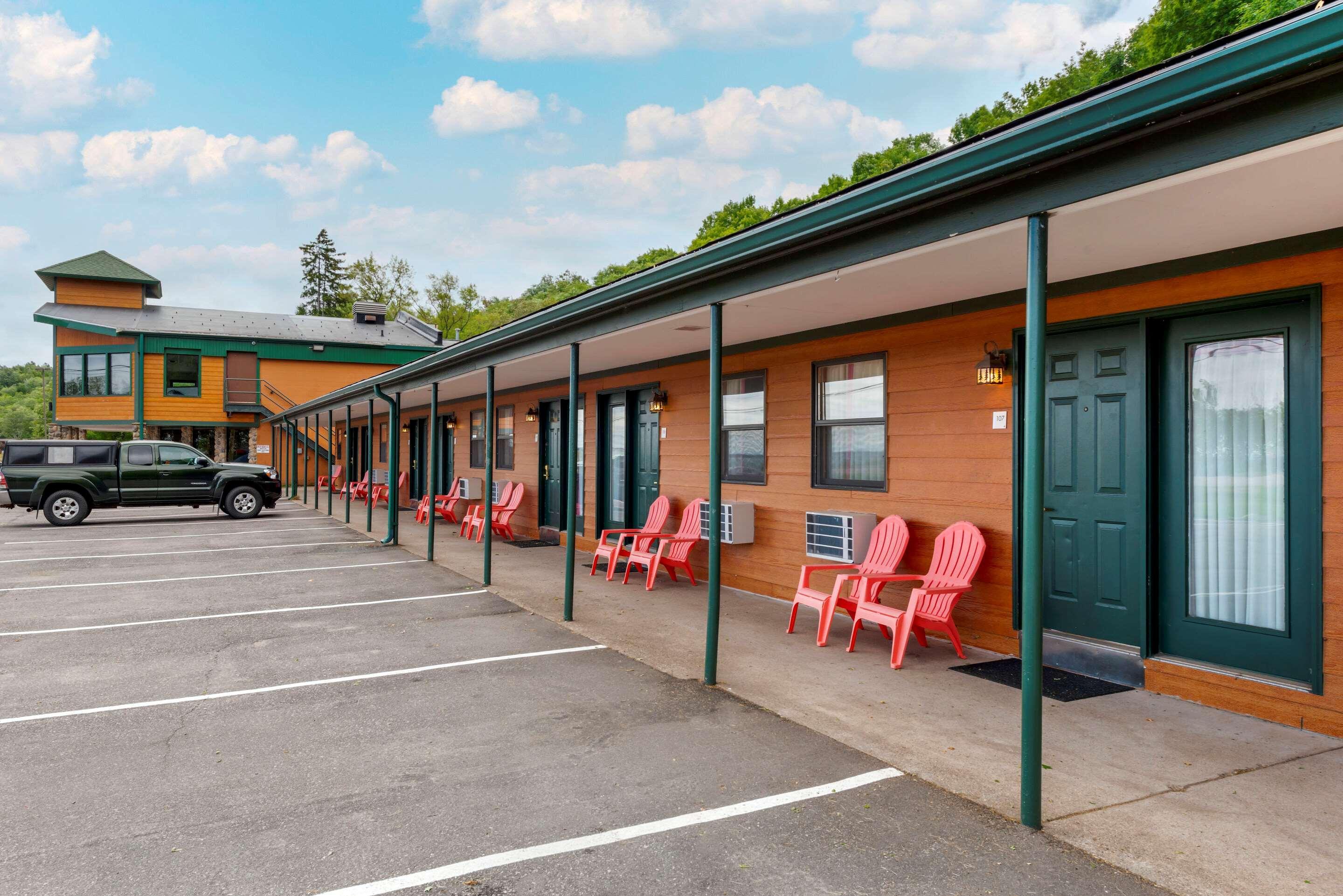 Econo Lodge Lakeview Marquette Exterior foto